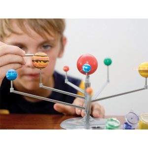 Set Creativ Sistemul Solar pentru Copii, Model 3D de Asamblat si Pictat, 25 Piese, Culori Incluse, 8+ Ani